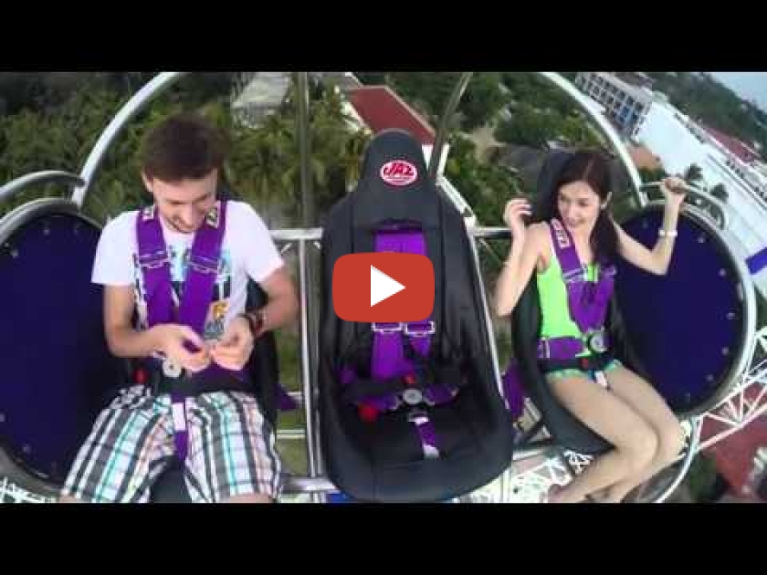 Guy proposed to girlfriend on bungee