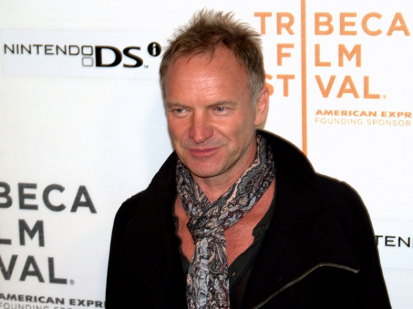 What band featured Sting, Stewart Copeland and Andy Summers?