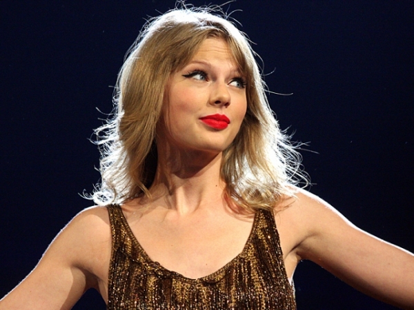 Who did Taylor Swift most recently break up with?