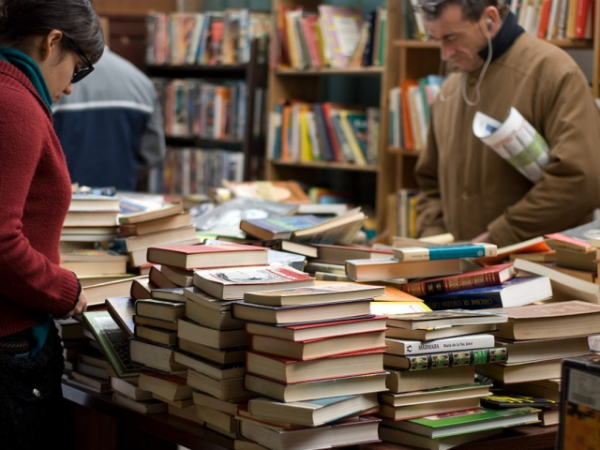 How do you choose a book in a bookstore?