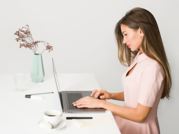 Which beverages (or empty containers for beverages) are on your desk?