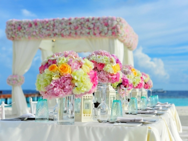 What color flowers will you have at your wedding?