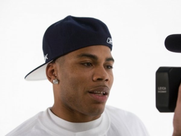 Who sang opposite music artist Nelly in the hit song 'Dilemma?'