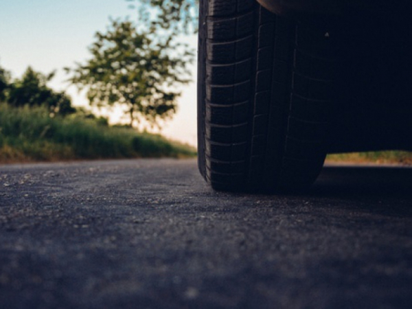 Do you know how to change a tire?