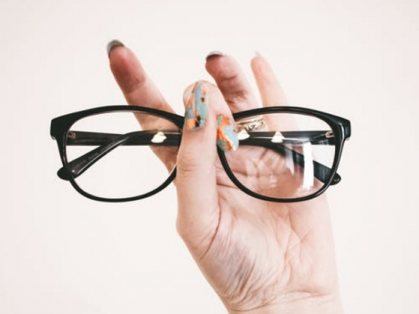 Do you wear glasses or contacts?